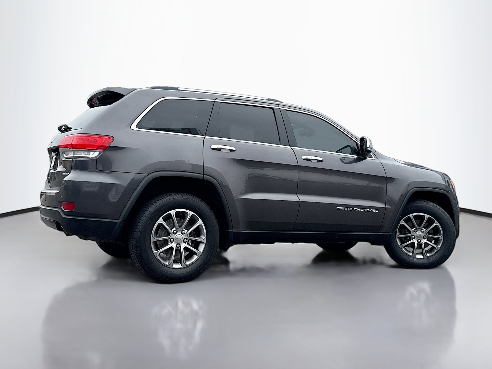 Used 2015 Jeep Grand Cherokee Limited image 2