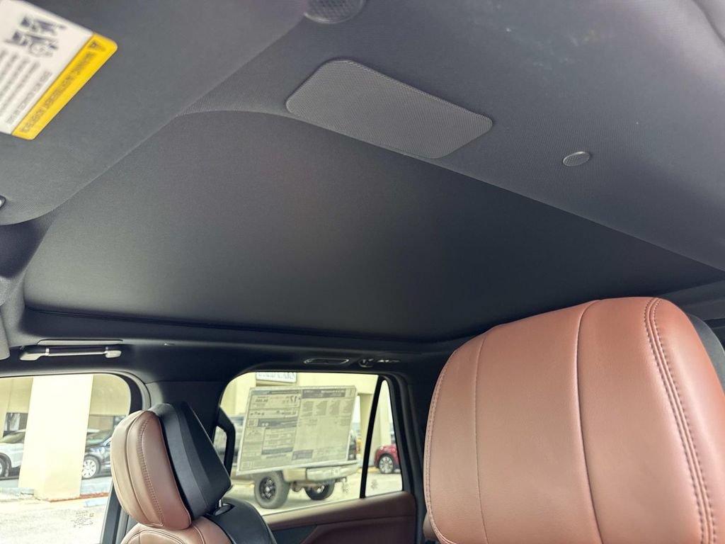 New 2026 Lincoln Navigator L Reserve AWD/4WD image 35