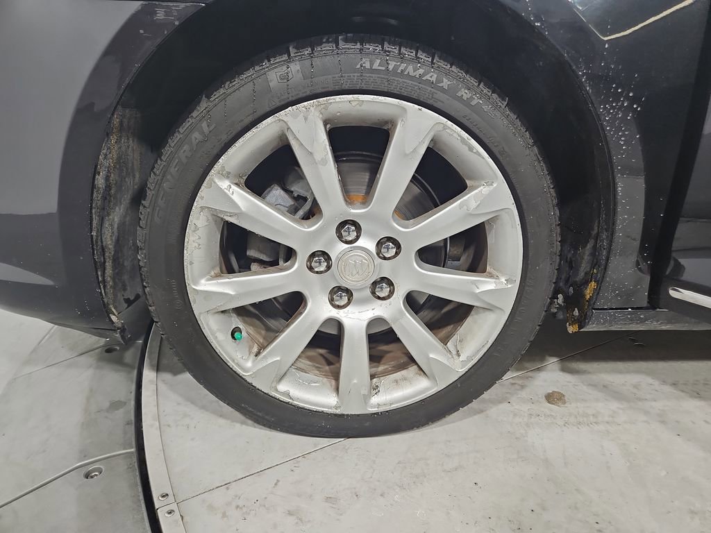 Used 2013 Buick LaCrosse Touring image 28