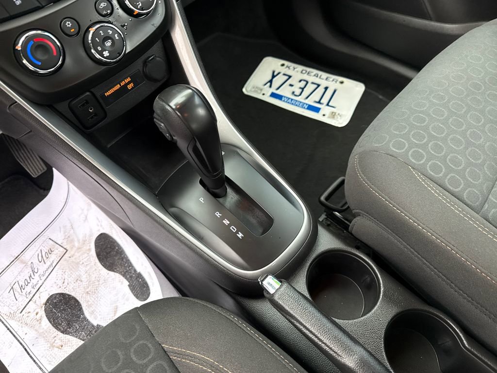 Used 2021 Chevrolet Trax LS image 27