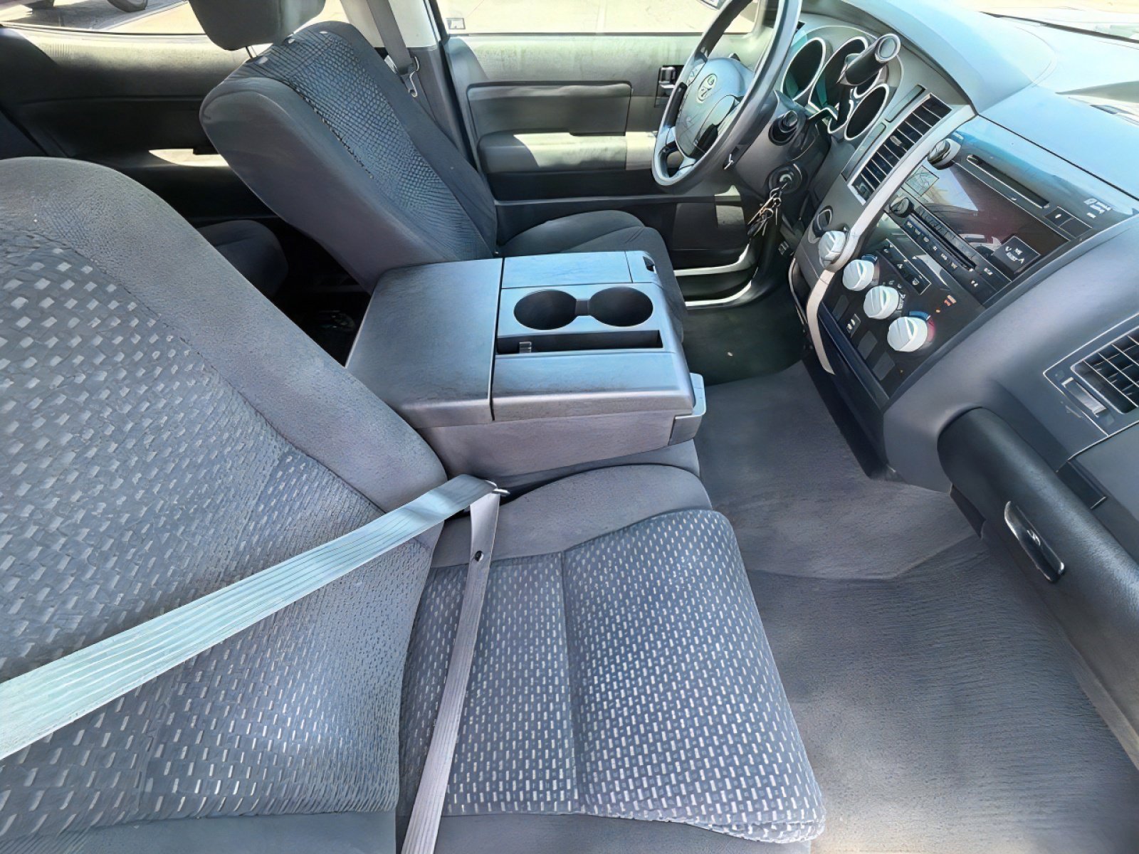 Used 2013 Toyota Tundra 4x4 CrewMax w/ Tow Pkg image 10