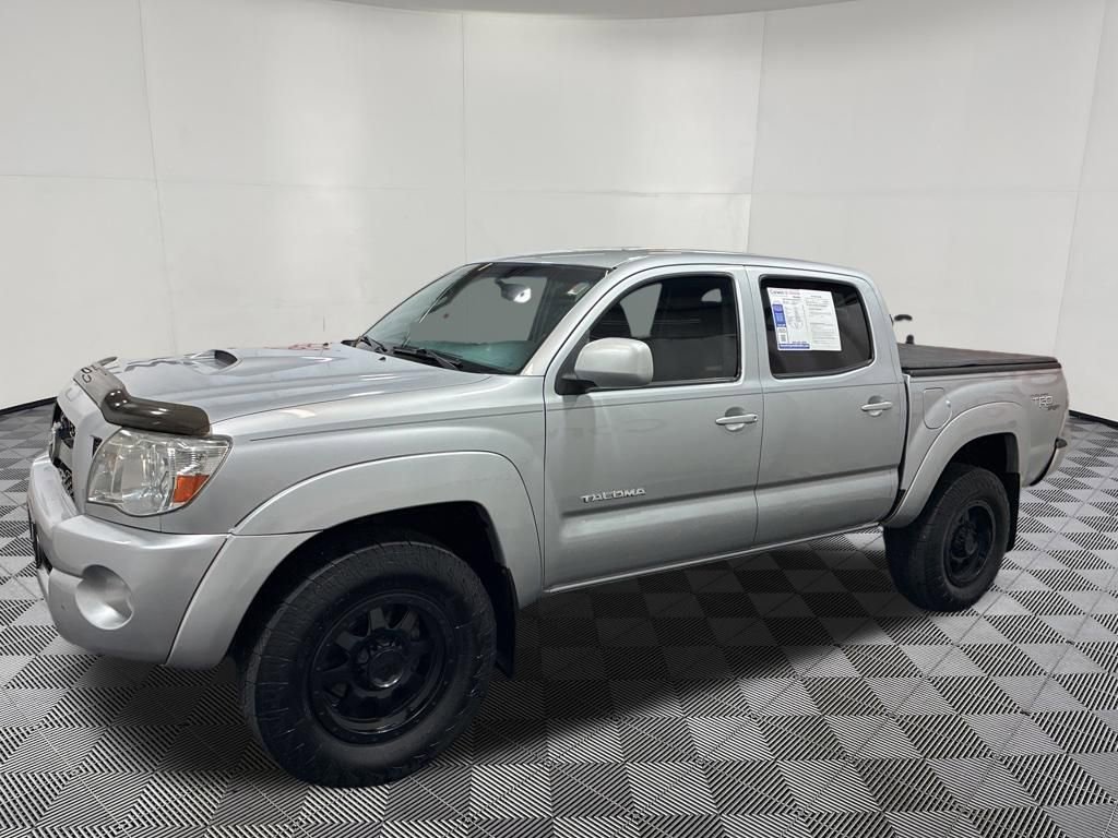 Used 2011 Toyota Tacoma 4x4 Double Cab w/ TRD Sport Pkg image 4