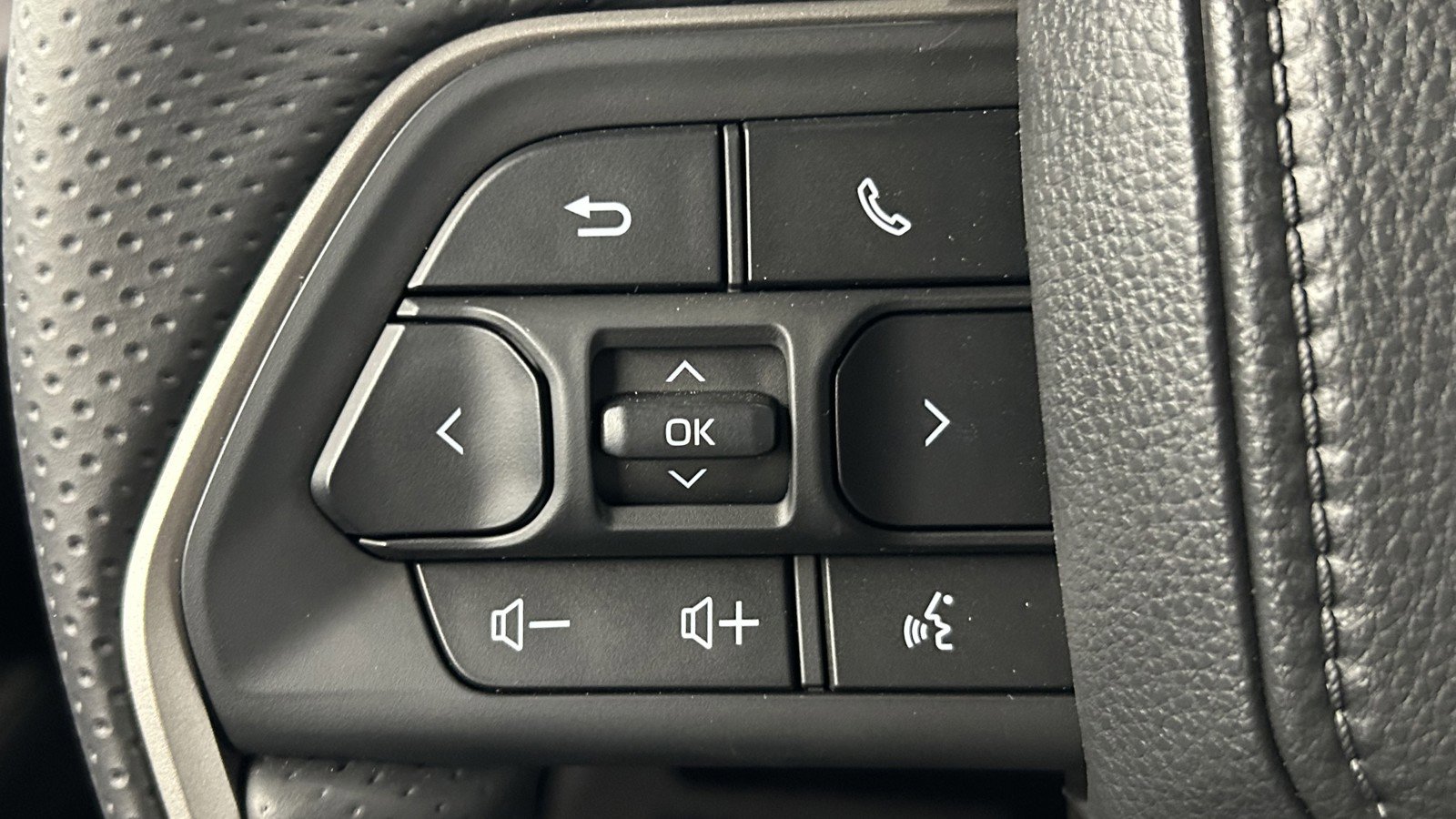 Used 2026 Toyota 4Runner SR5 image 23