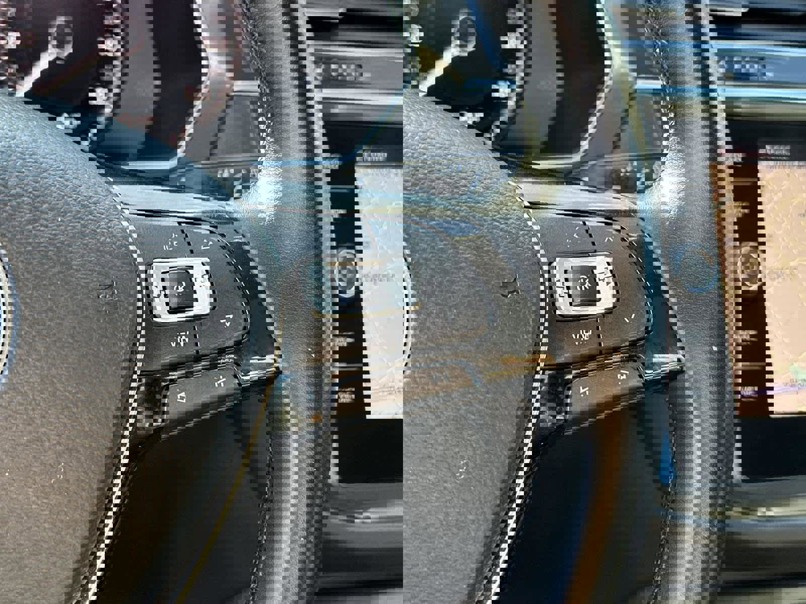 Used 2019 Volkswagen Tiguan SEL image 25