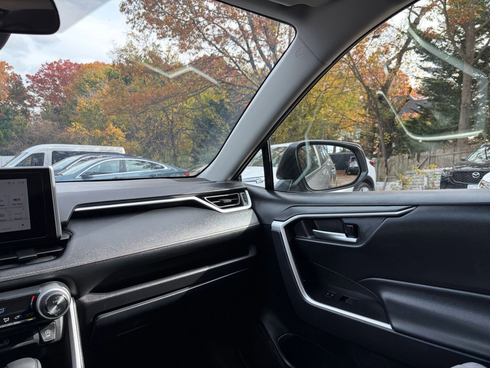 Used 2025 Toyota RAV4 XLE image 35