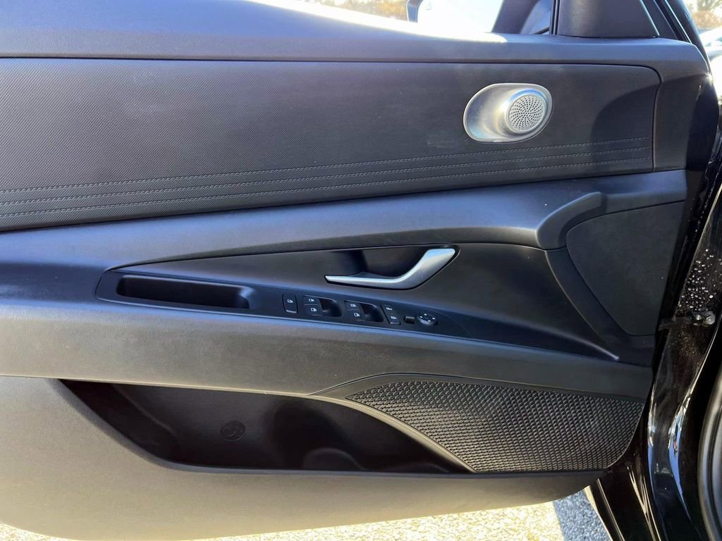 Certified 2022 Hyundai Elantra SEL image 14