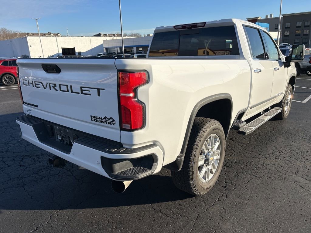 Used 2025 Chevrolet Silverado 2500 High Country w/ Technology Package AWD/4WD image 4