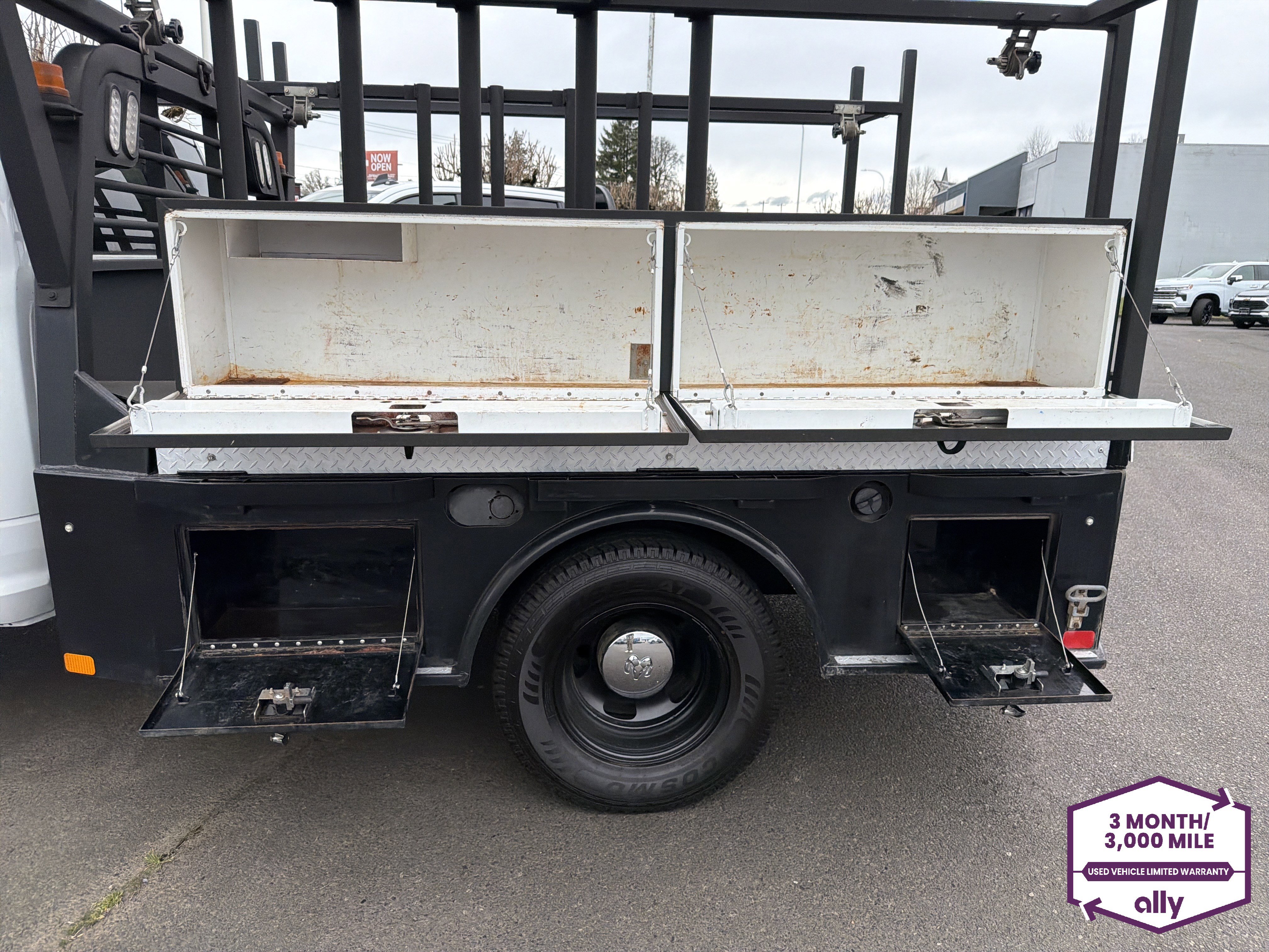 Used 2018 RAM 3500 Tradesman w/ Chrome Appearance Group AWD/4WD image 25