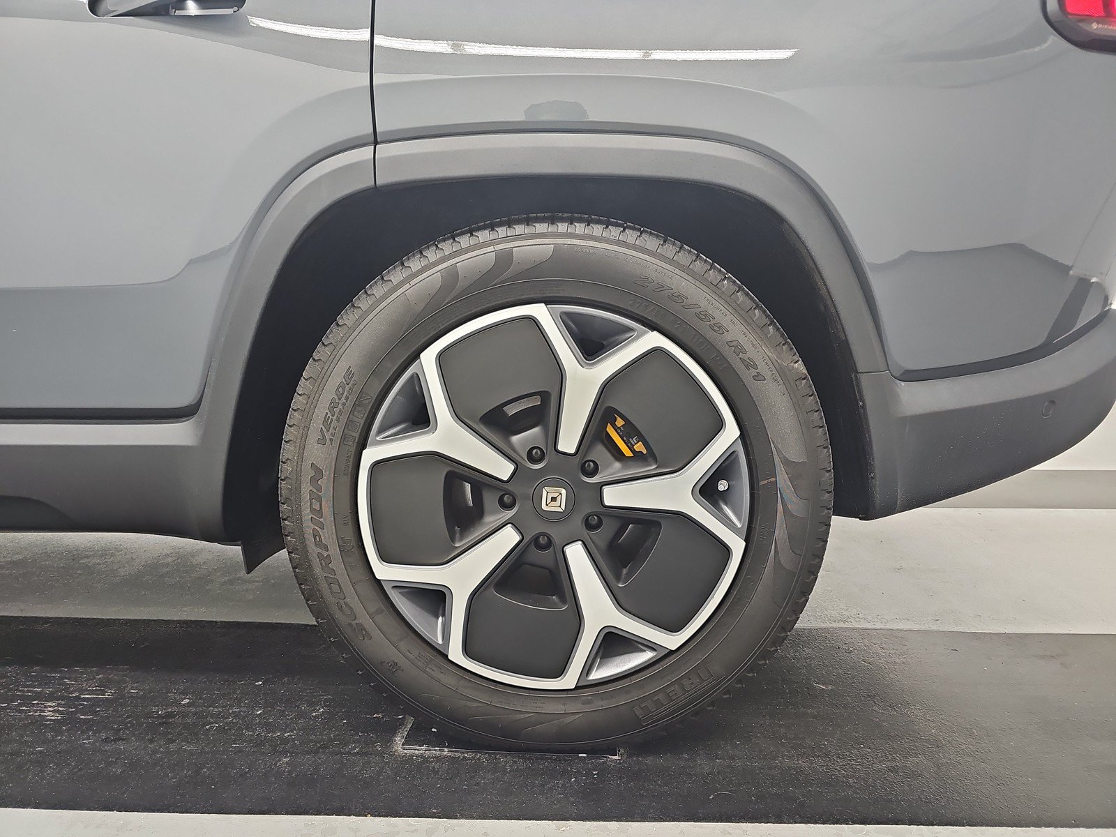 Used 2024 Rivian R1S Adventure AWD/4WD image 10