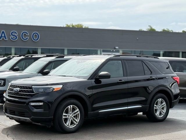 Used 2020 Ford Explorer XLT w/ Equipment Group 202A AWD/4WD image 32