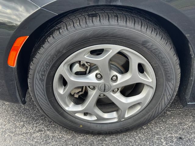 Used 2023 Chrysler Pacifica Limited image 10