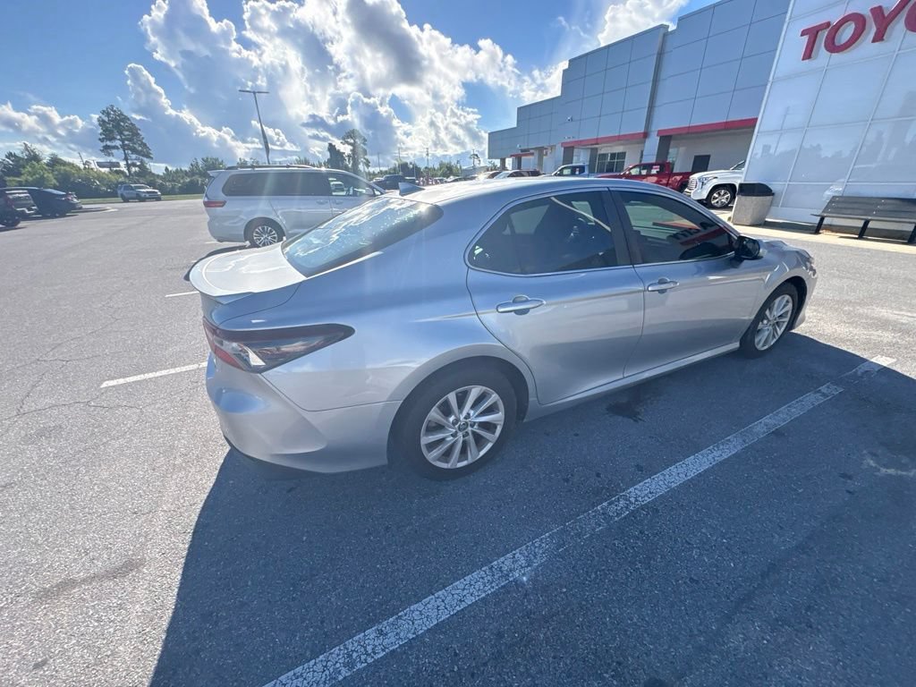 Used 2021 Toyota Camry LE FWD image 19