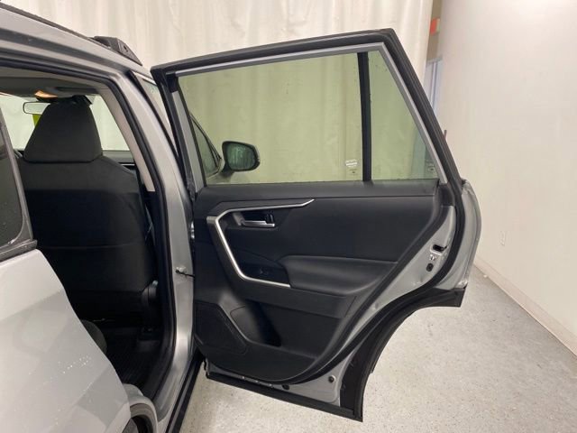 Used 2020 Toyota RAV4 XLE w/ Convenience Package image 36