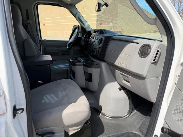 Used 2013 Ford E-150 and Econoline 150 RWD image 16