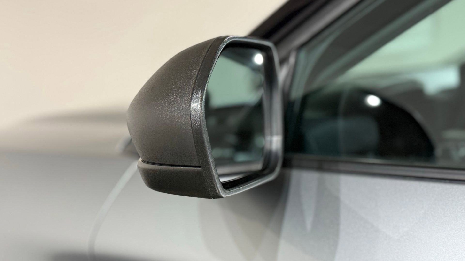 Used 2025 Ford Explorer Active w/ Active Comfort Package image 17