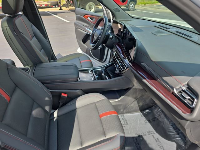 Used 2024 Chevrolet Traverse RS image 10