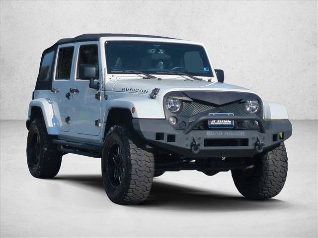 Used 2015 Jeep Wrangler Unlimited Rubicon w/ Connectivity Group AWD/4WD image 3
