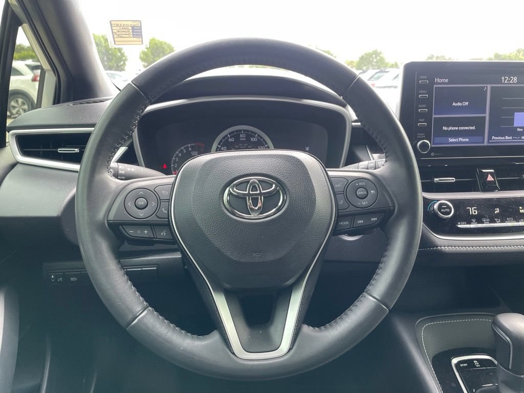 Used 2021 Toyota Corolla Hatchback FWD image 12