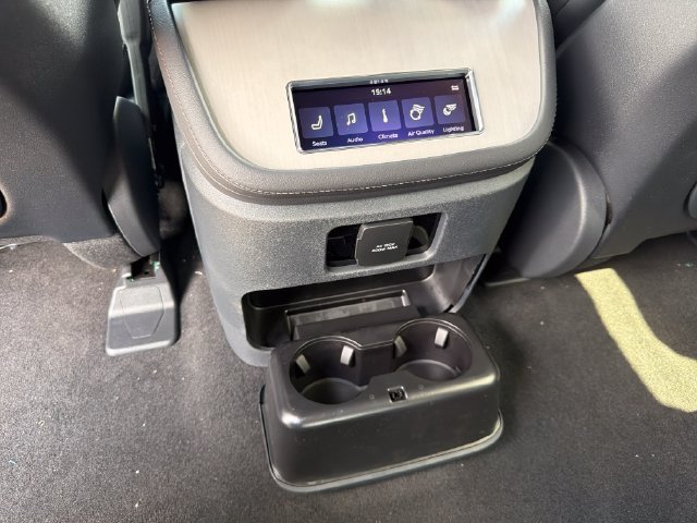 New 2026 Lincoln Navigator Reserve w/ Jet Appearance Package AWD/4WD image 16