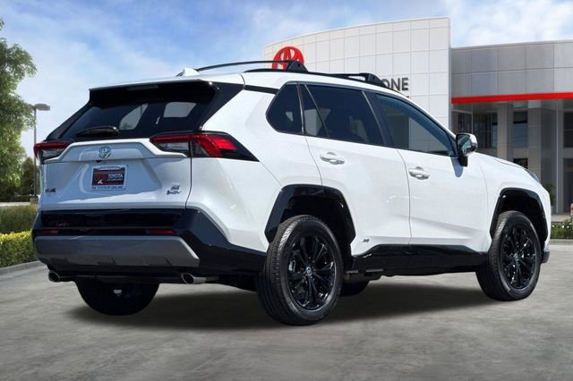 Used 2025 Toyota RAV4 SE w/ Convenience Package AWD/4WD image 5