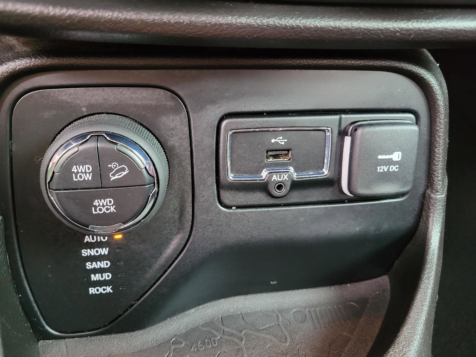 Used 2017 Jeep Renegade Trailhawk image 20