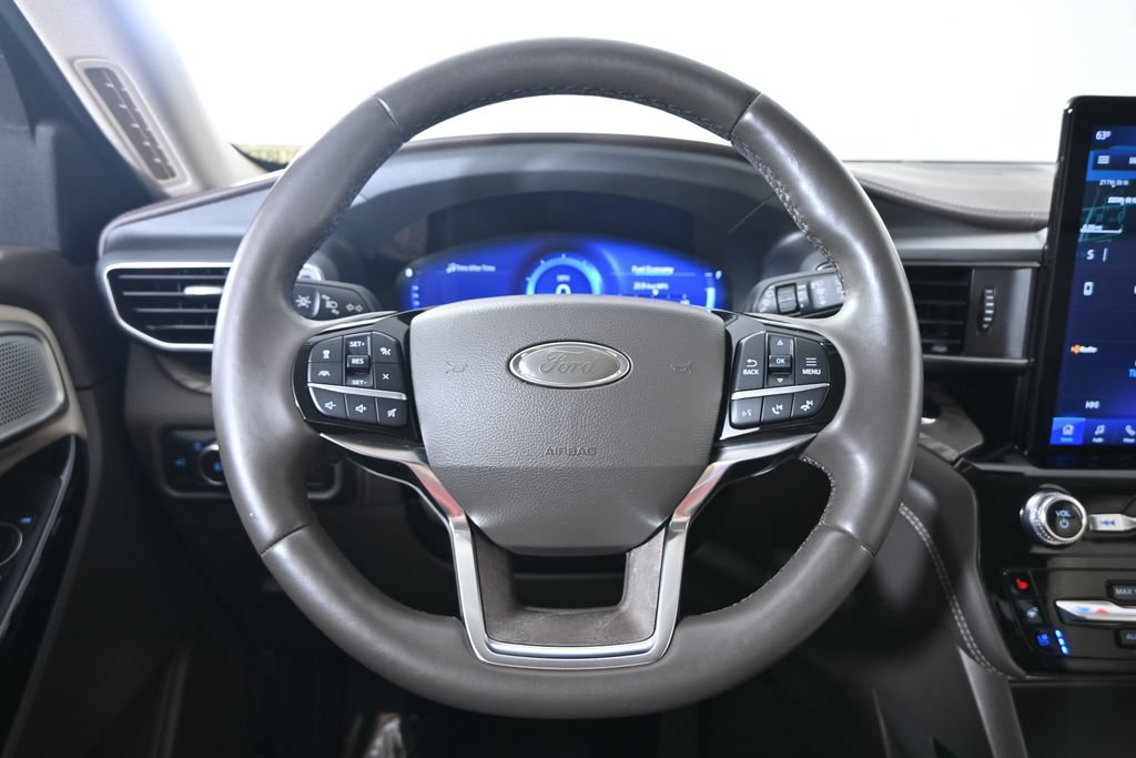 Used 2022 Ford Explorer Platinum w/ Equipment Group 601A AWD/4WD image 37