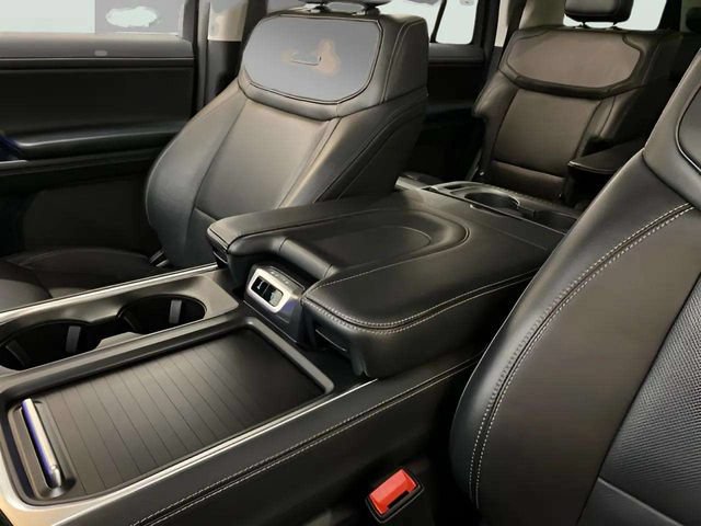 Used 2025 Ford Expedition Max Platinum AWD/4WD image 90