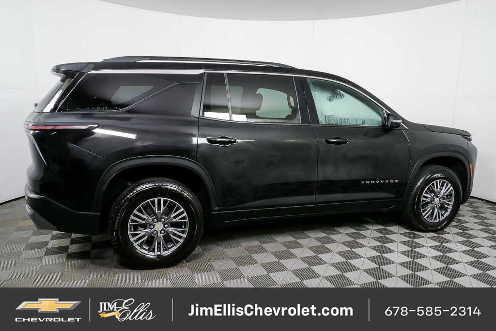 Certified 2025 Chevrolet Traverse LT FWD image 2