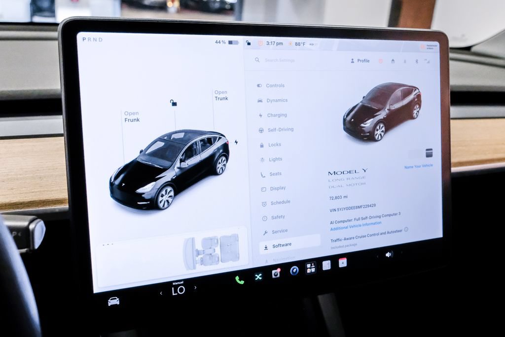 Used 2021 Tesla Model Y Long Range AWD/4WD image 24