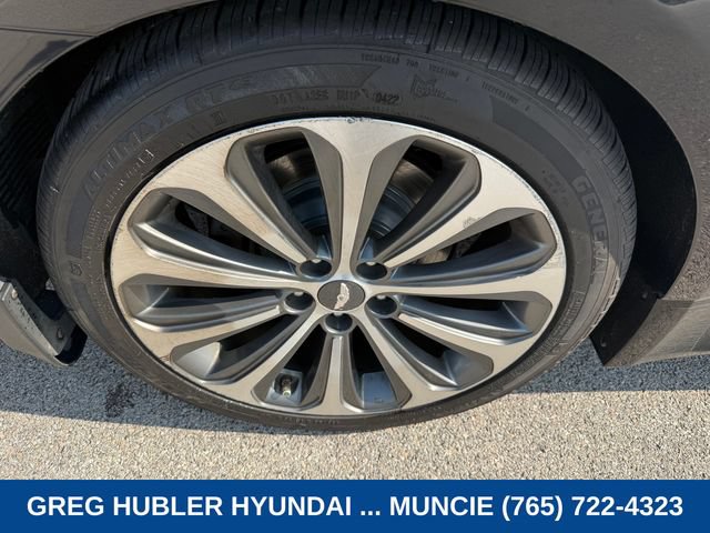 Used 2013 Hyundai Genesis 5.0 R-Spec RWD image 11