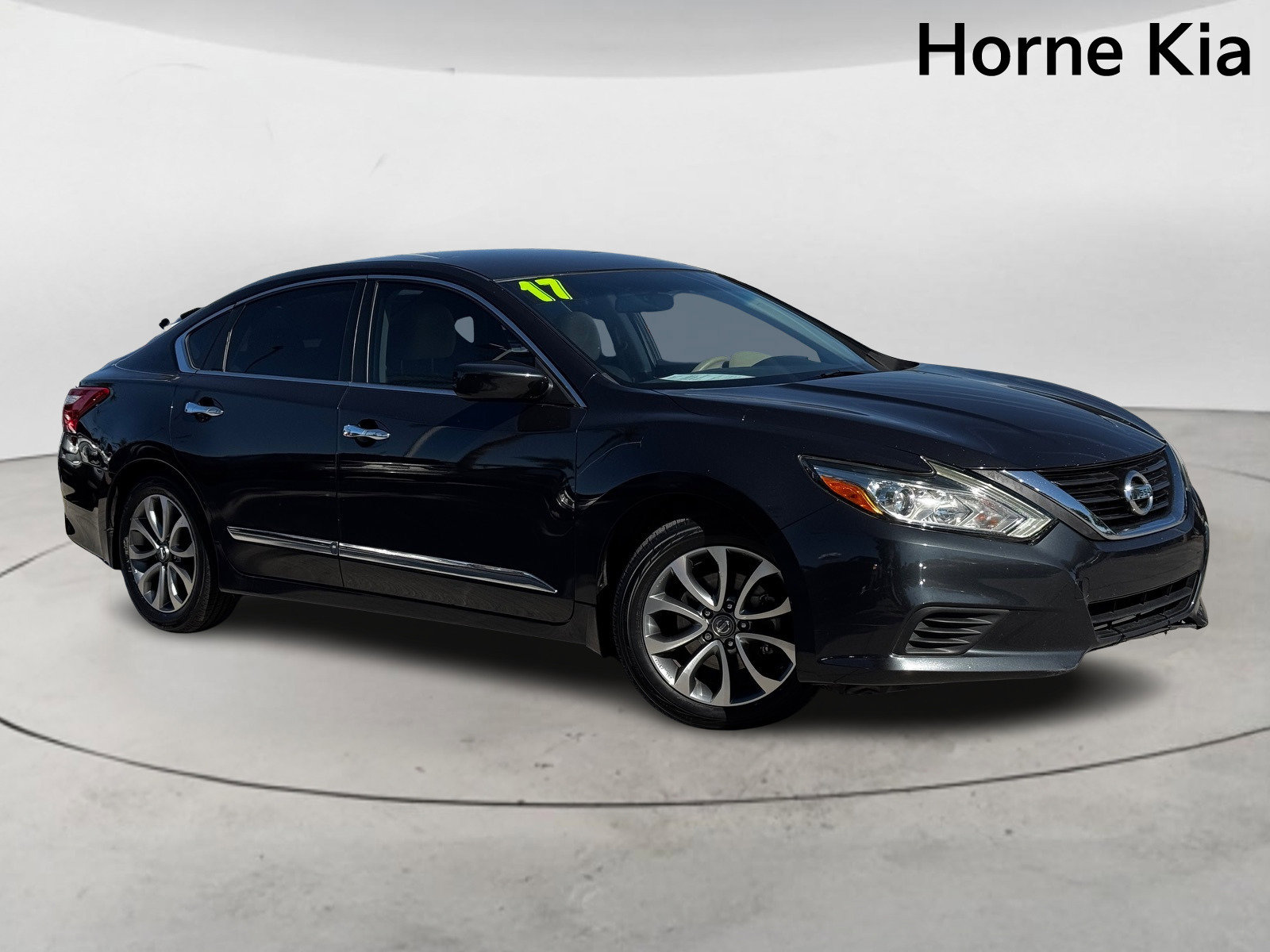 Used 2017 Nissan Altima 2.5 S w/ Power Driver Seat Package image 2