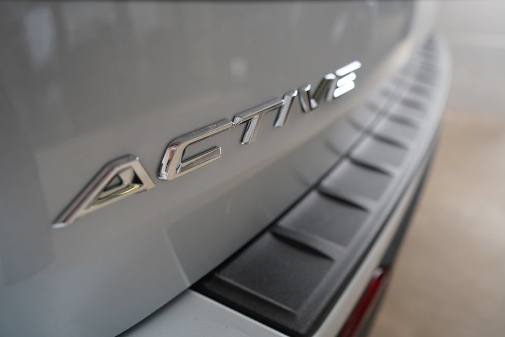 New 2026 Ford Explorer Active RWD image 8