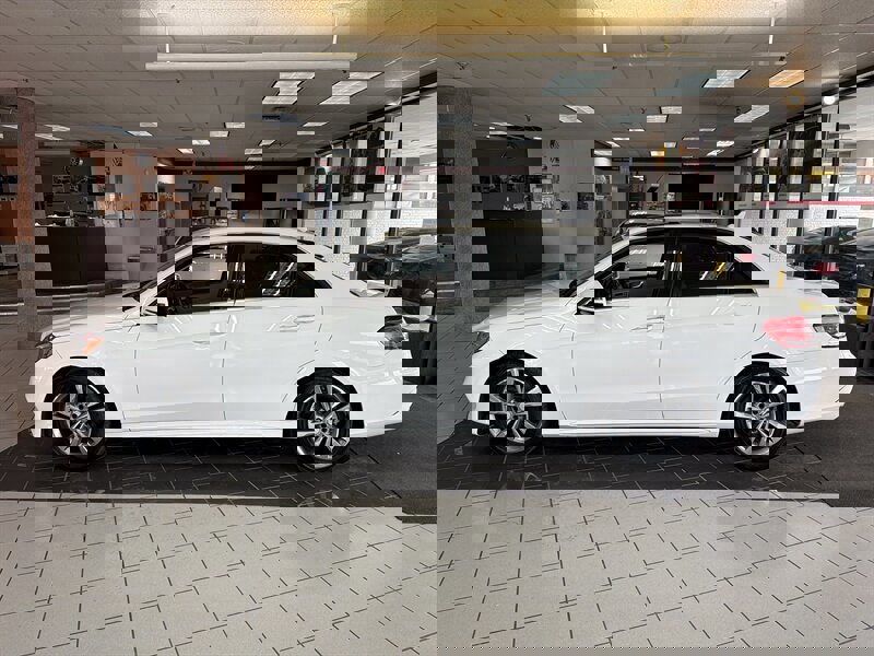 Used 2014 Mercedes-Benz E 350 4MATIC Sedan image 2