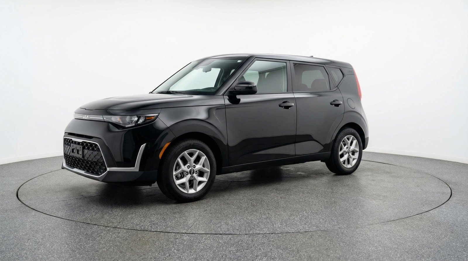 Used 2025 Kia Soul LX w/ LX Technology Package image 3