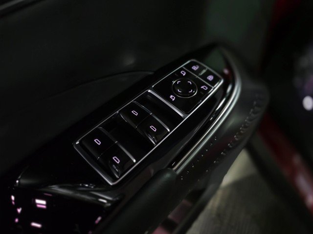 Used 2024 Cadillac Lyriq Sport image 31