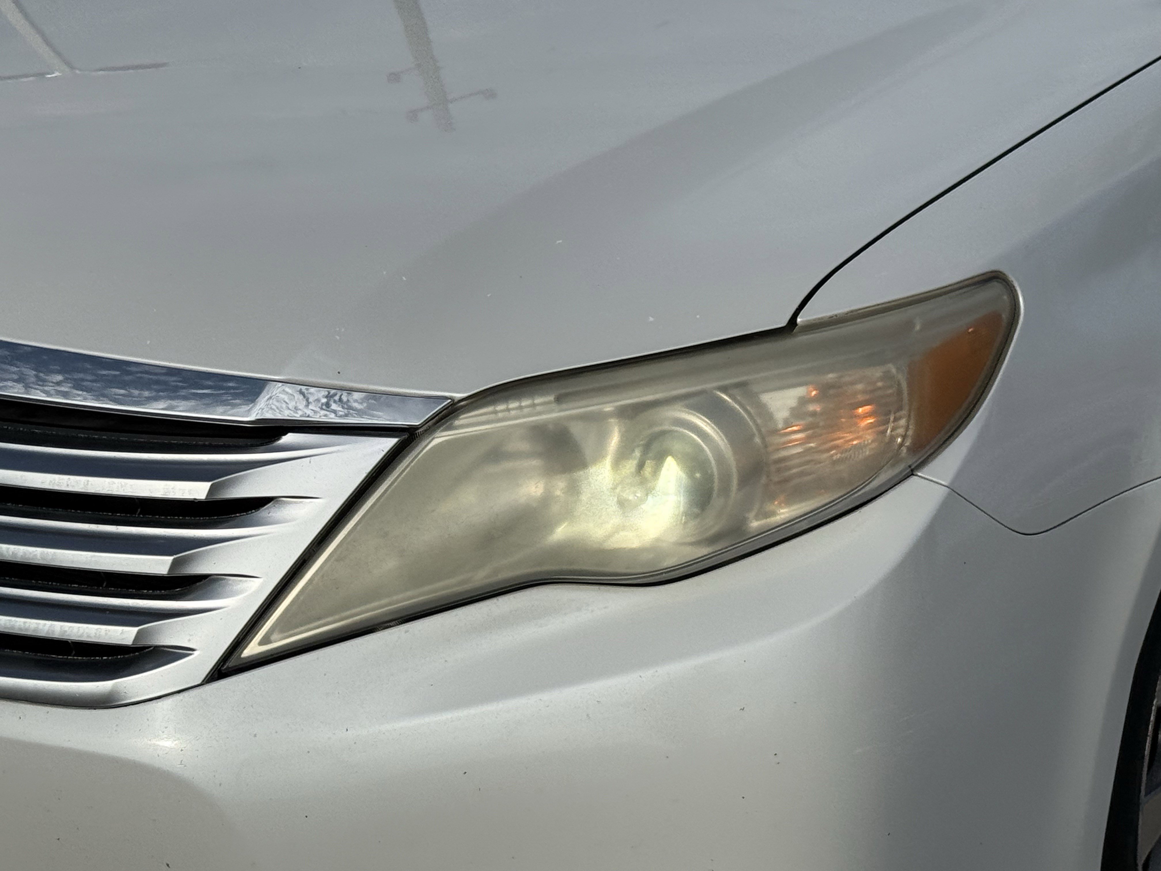 Used 2012 Toyota Avalon Limited image 11