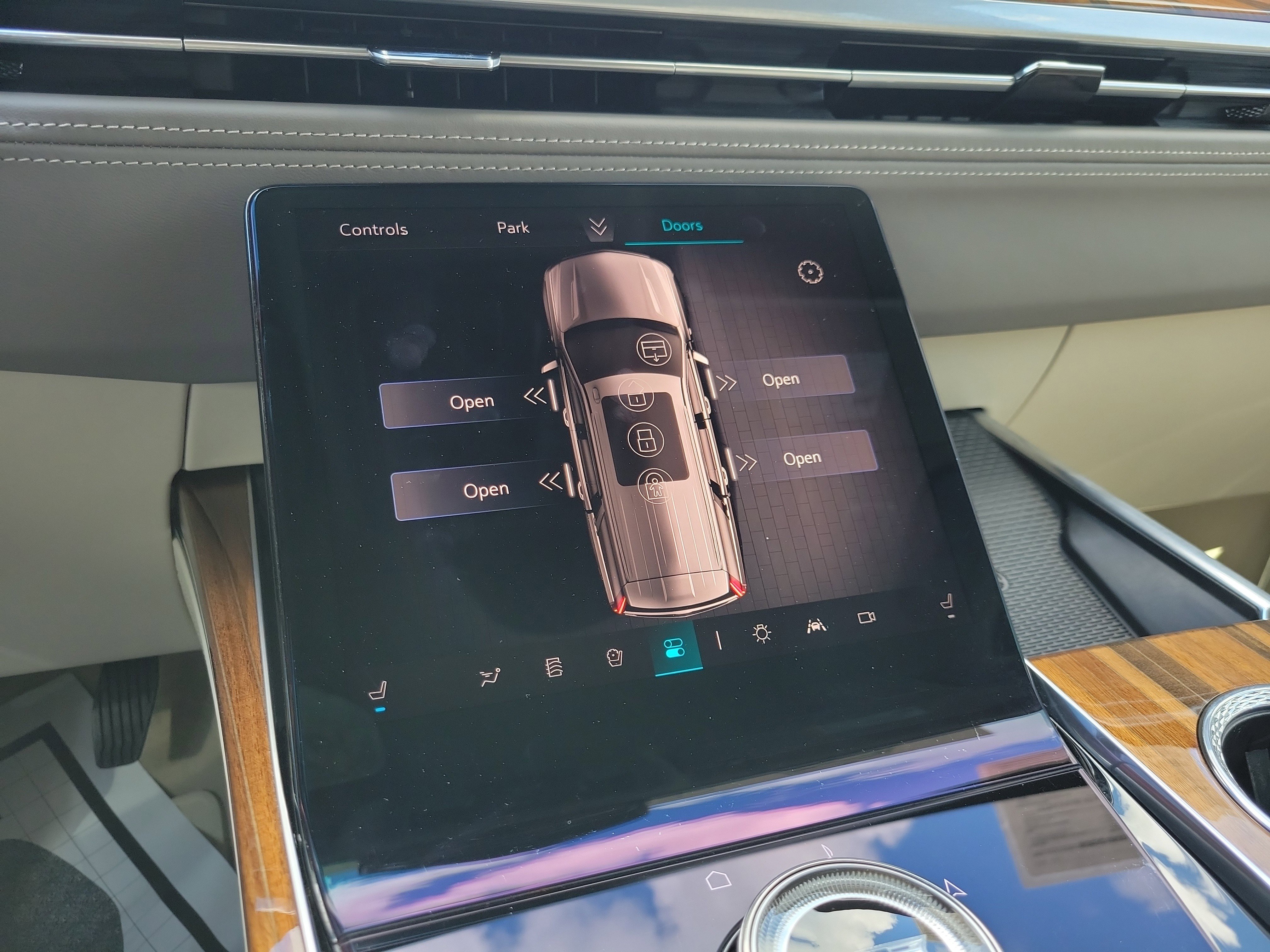 Certified 2025 Cadillac Escalade Sport Platinum image 30