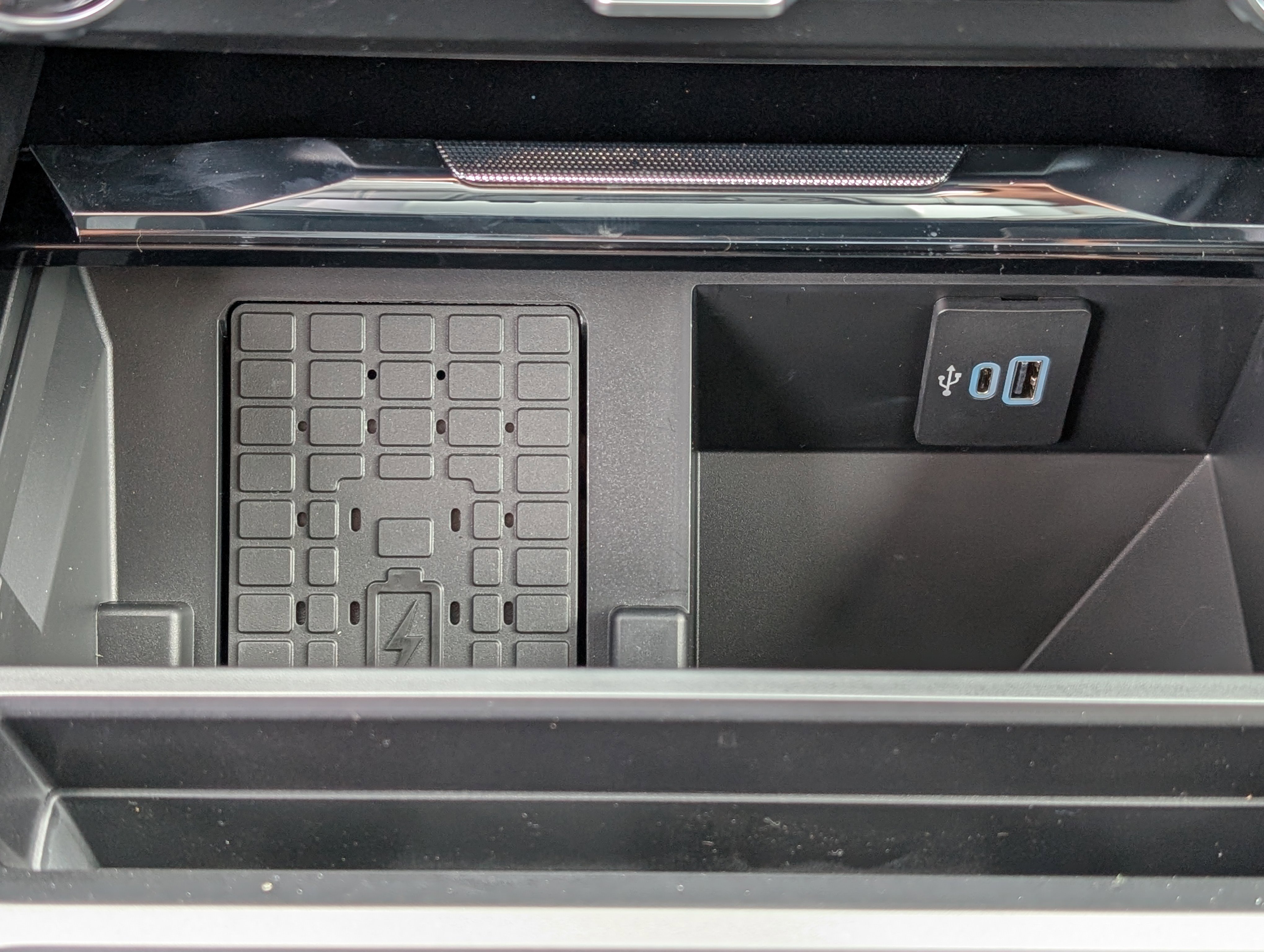 New 2026 Ford F350 Lariat w/ Black Appearance Package image 28