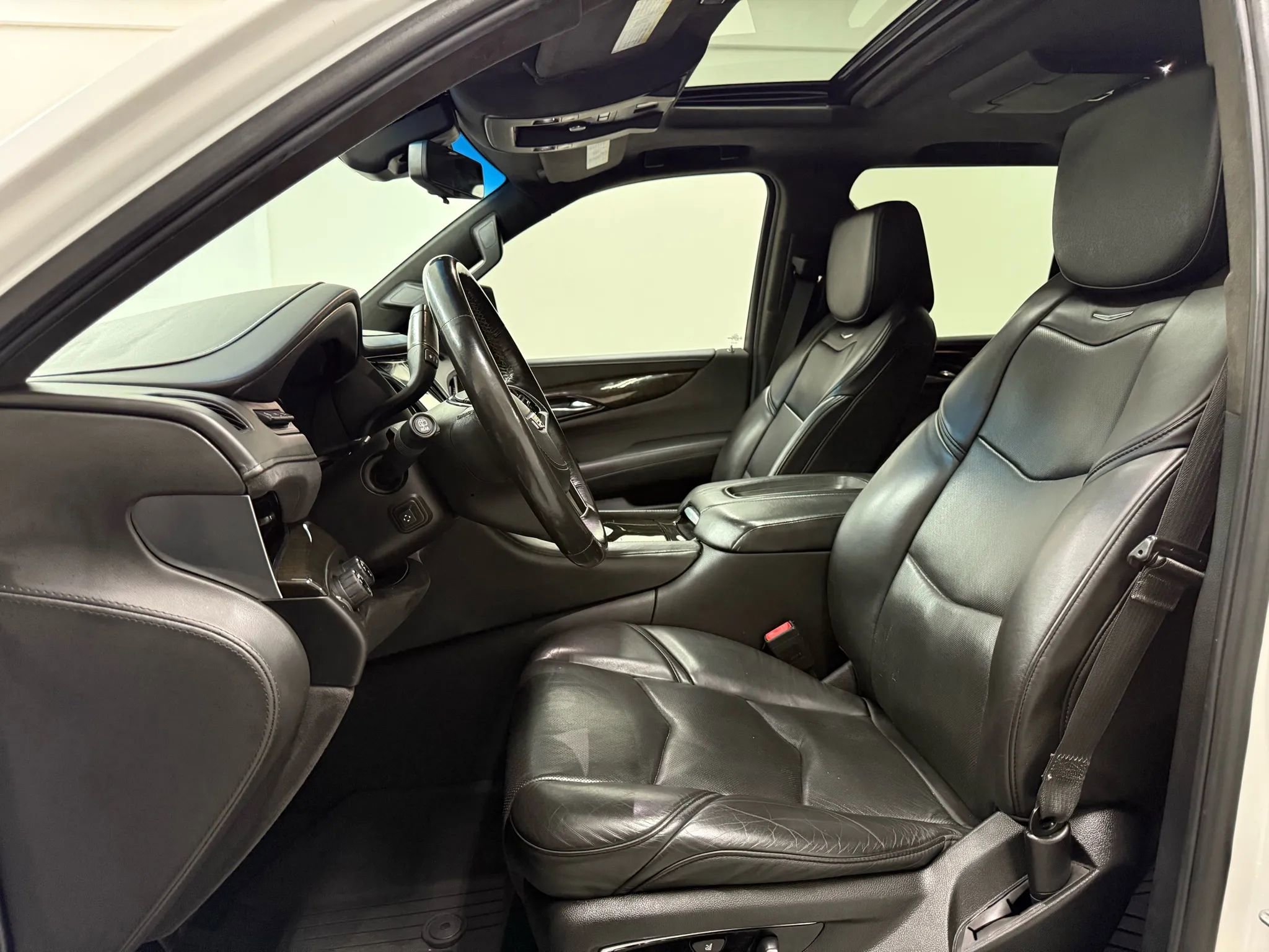 Used 2019 Cadillac Escalade Platinum image 15