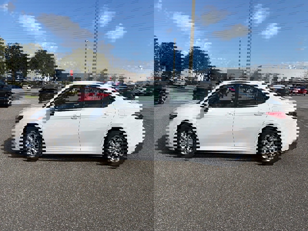 Used 2025 Toyota Camry LE image 2