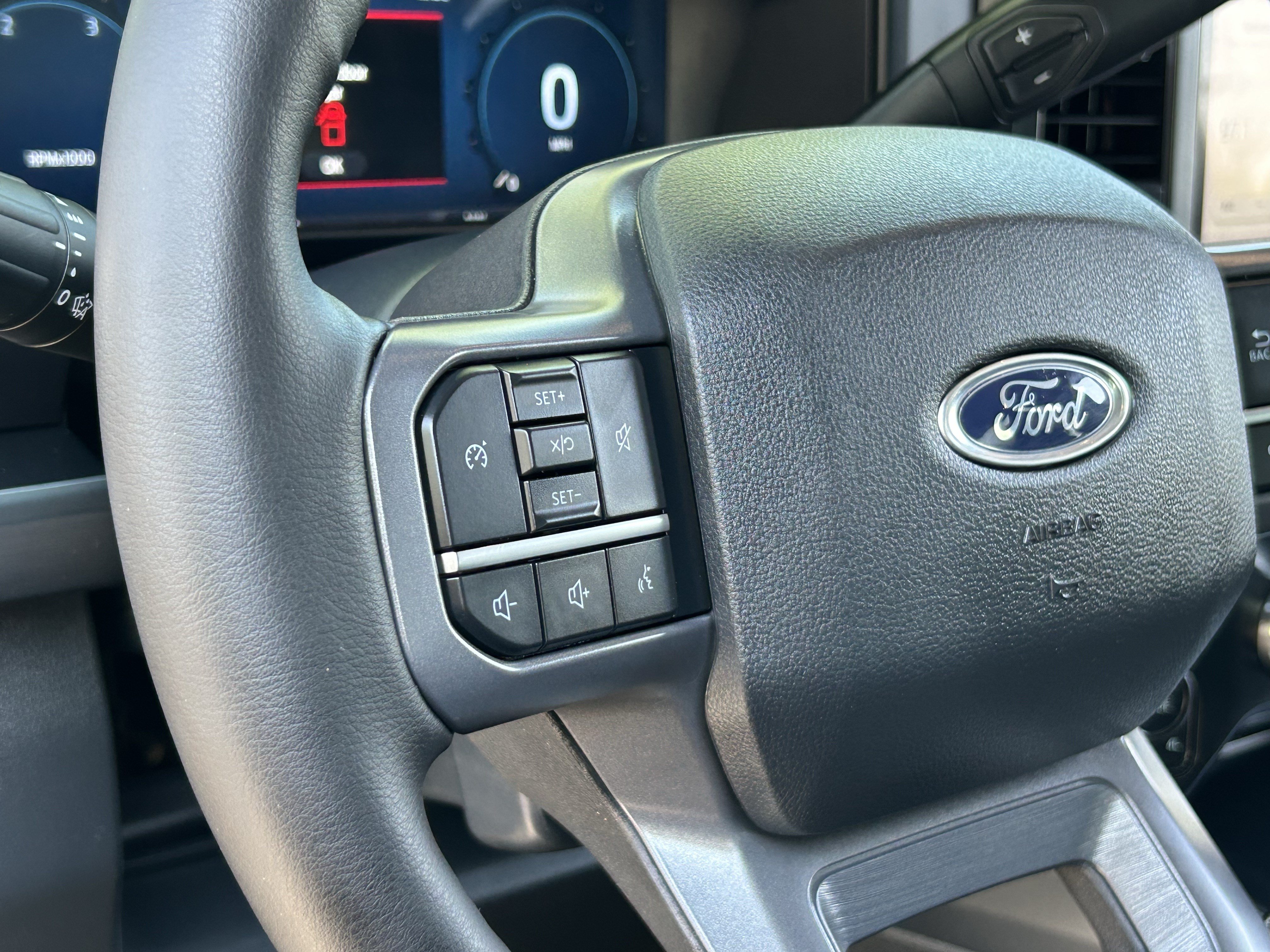 Used 2025 Ford F250 Lariat AWD/4WD image 28
