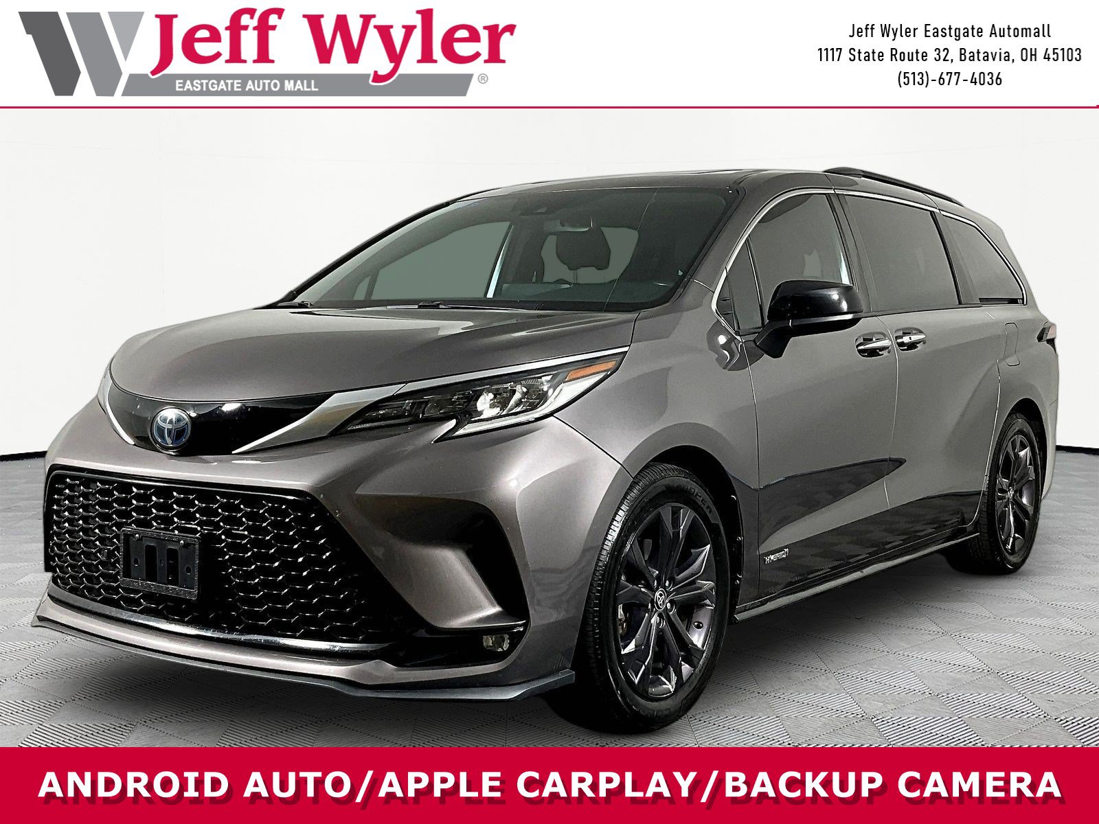 Used 2021 Toyota Sienna XSE FWD image 1