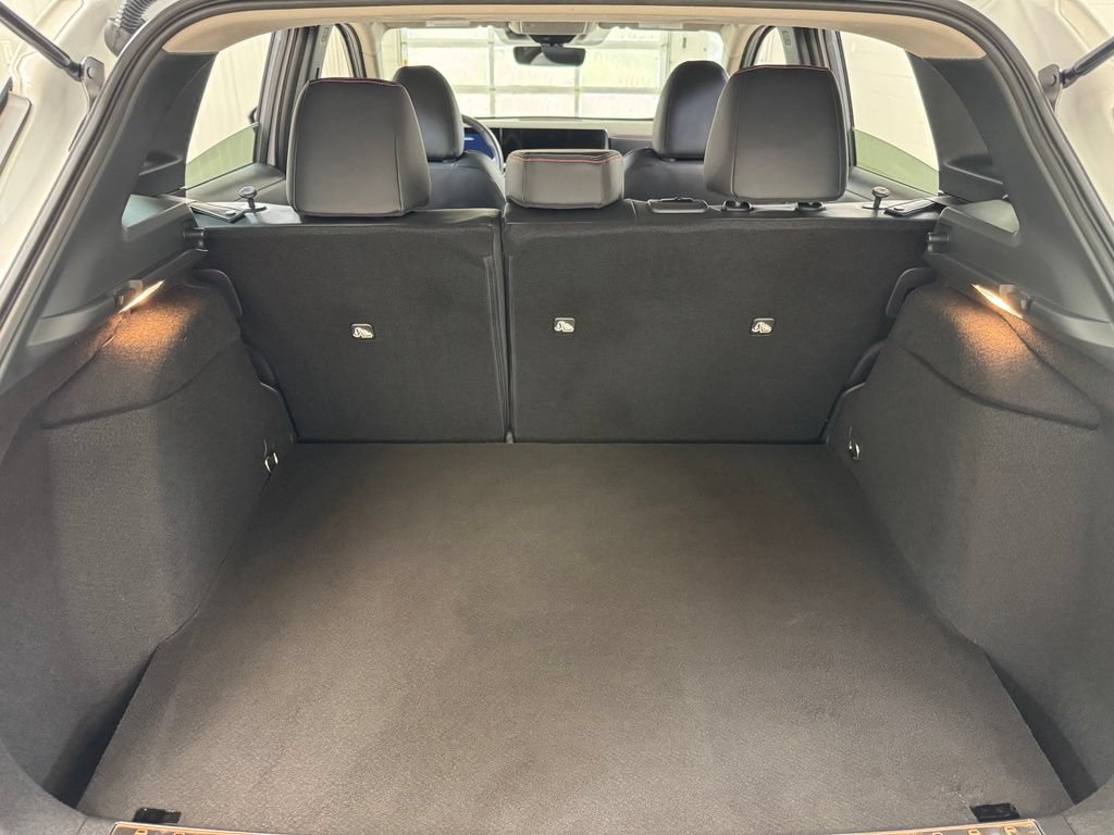 Used 2025 Nissan Kicks SR w/ Illumination Package AWD/4WD image 24