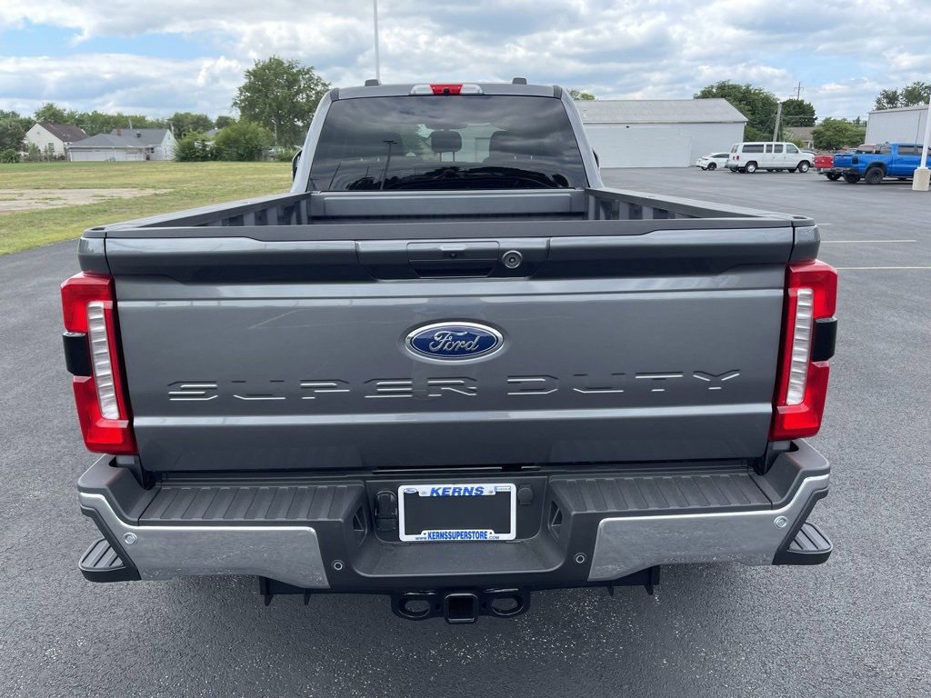 New 2026 Ford F350 4x4 Crew Cab DRW Super Duty image 5