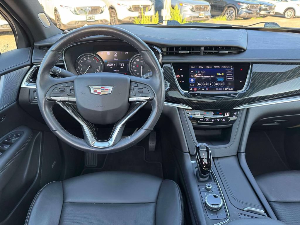 Used 2023 Cadillac XT6 Premium Luxury w/ Technology Package AWD/4WD image 20