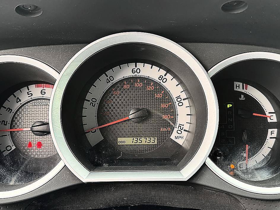 Used 2015 Toyota Tacoma PreRunner w/ TRD Sport Package RWD image 10