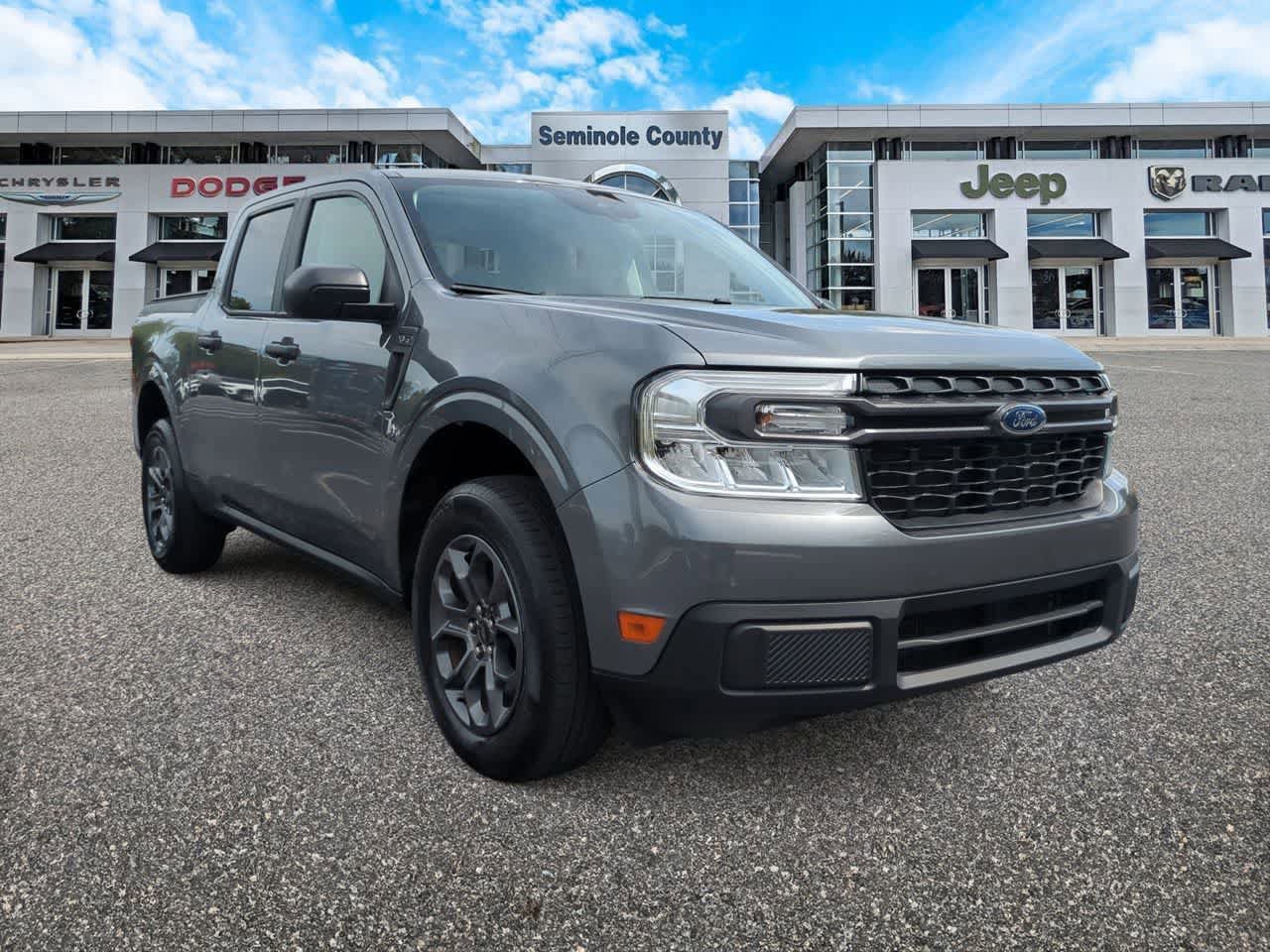 Used 2024 Ford Maverick XLT FWD image 2