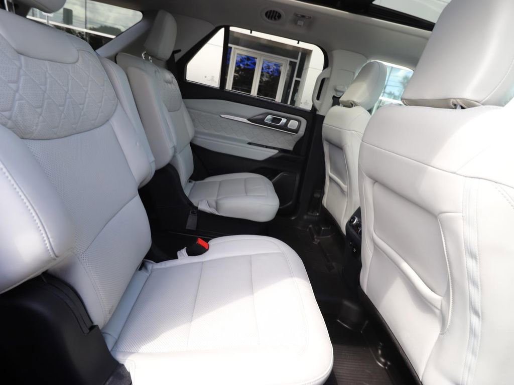 Certified 2025 Ford Explorer Platinum w/ LUX Leather Package AWD/4WD image 22