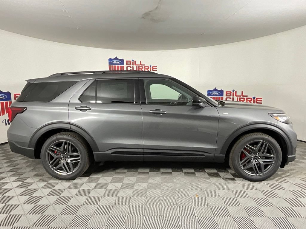 New 2026 Ford Explorer ST-Line w/ ST-Line Street Pack RWD image 2