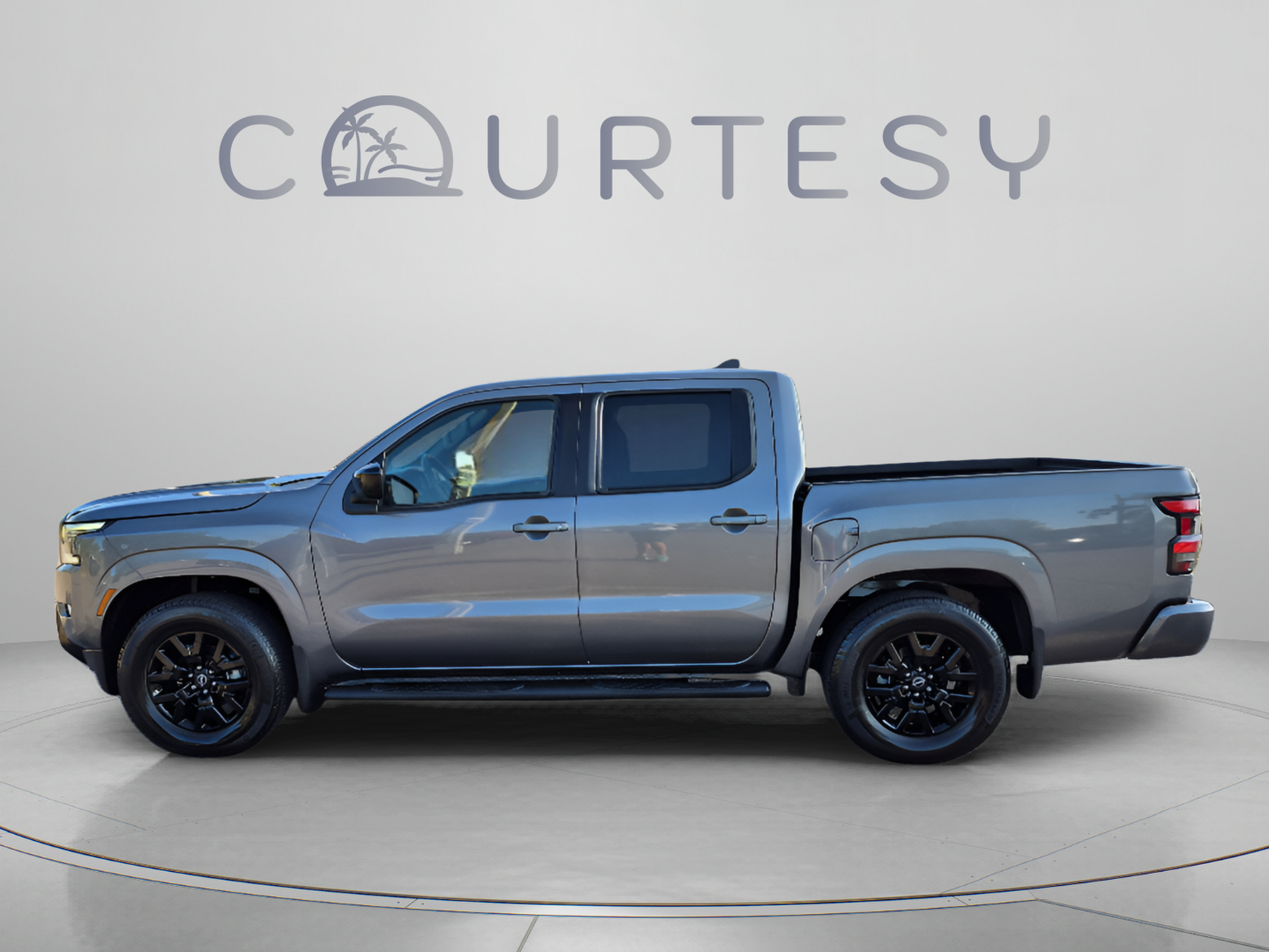 Used 2023 Nissan Frontier SV w/ Midnight Edition Package RWD image 2